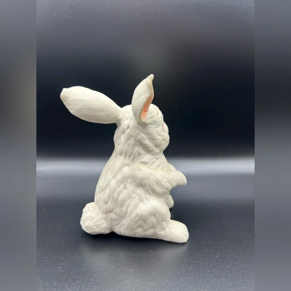 BOEHM #400-86 White Pink Sitting Rabbit Vintage Porcelain Figurine Collectible
